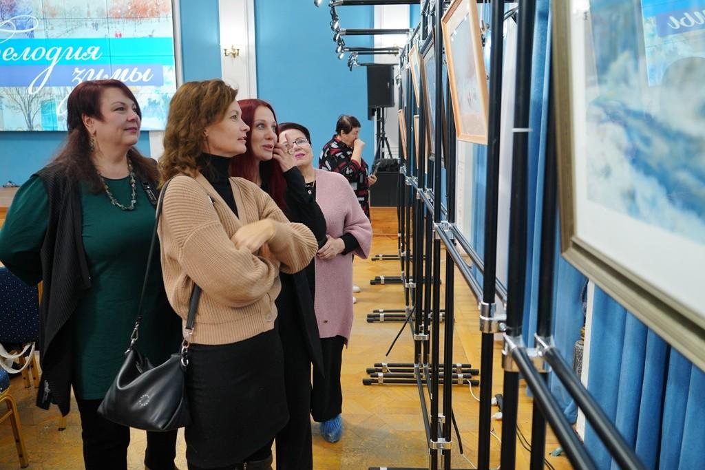 В Астрахани открылась выставка «Мелодия зимы»