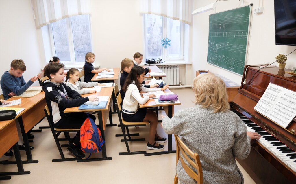 В Астрахани завершился ремонт в детской школе искусств имени Максаковой