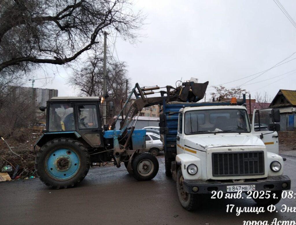 Меньше чем за месяц в Астрахани собрали почти 1,5 тысячи тонн мусора — фото 3