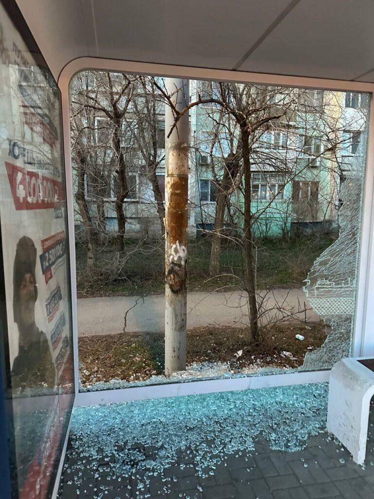В Астрахани продолжают уничтожать новые остановки