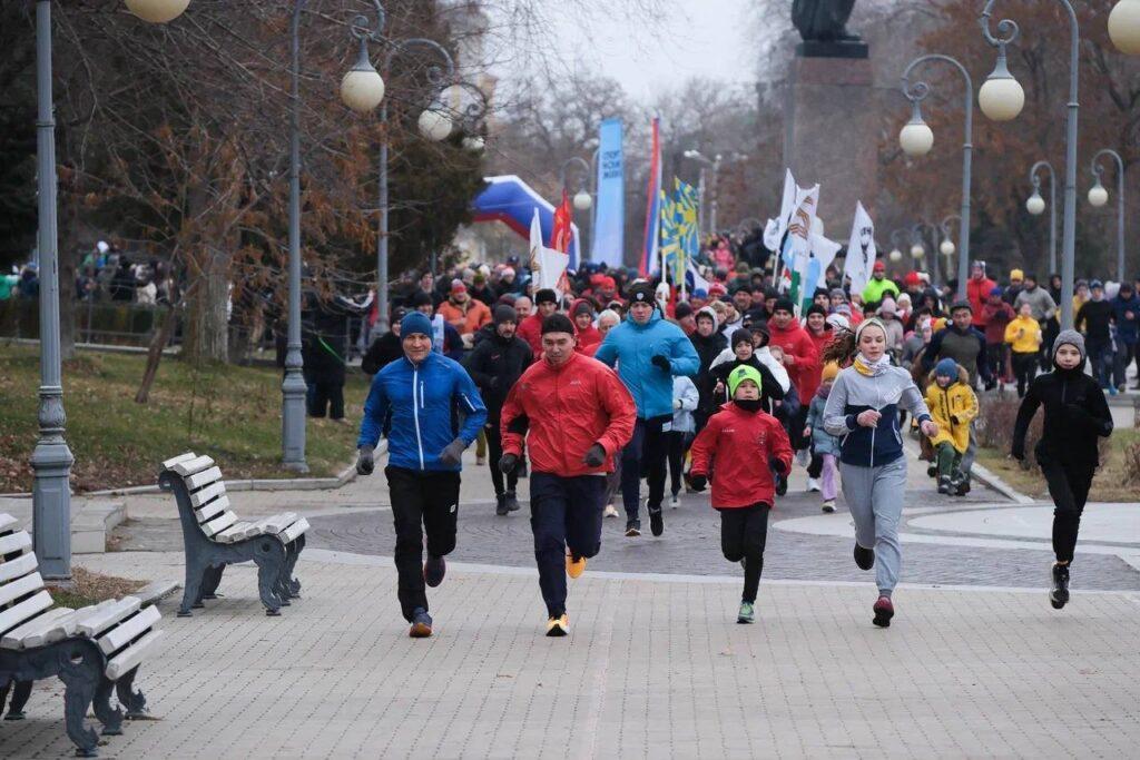 Тысяча астраханцев вышли 1 января на пробежку