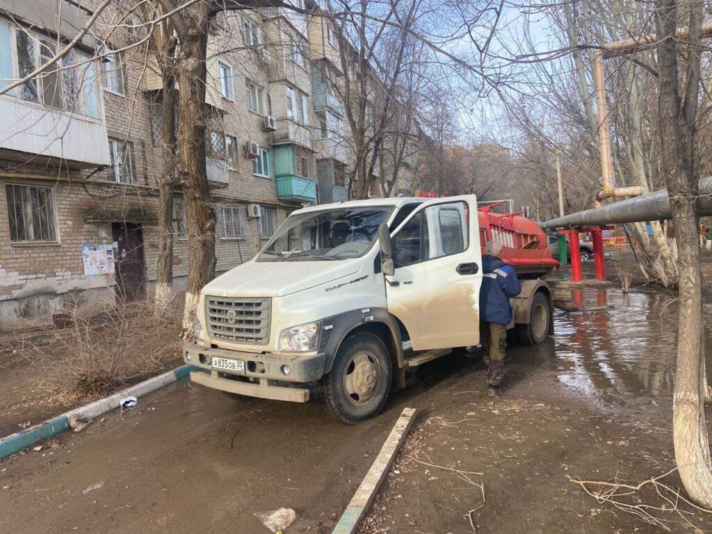 Уборка города в новогодние праздники — главный приоритет астраханских властей — фото 2