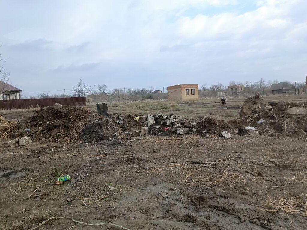 Жители астраханского СНТ самовольно перекрыли дорогу общего пользования — фото 1