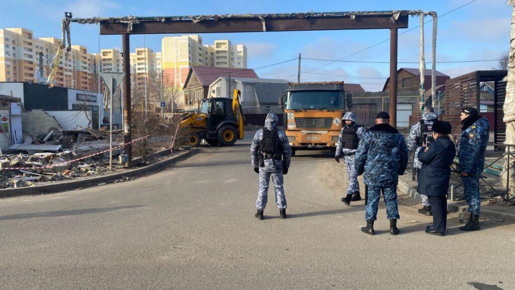 В Астрахани снесли еще один незаконный объект