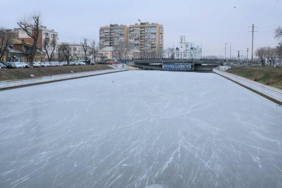 В Астрахани ребёнок провалился под лёд
