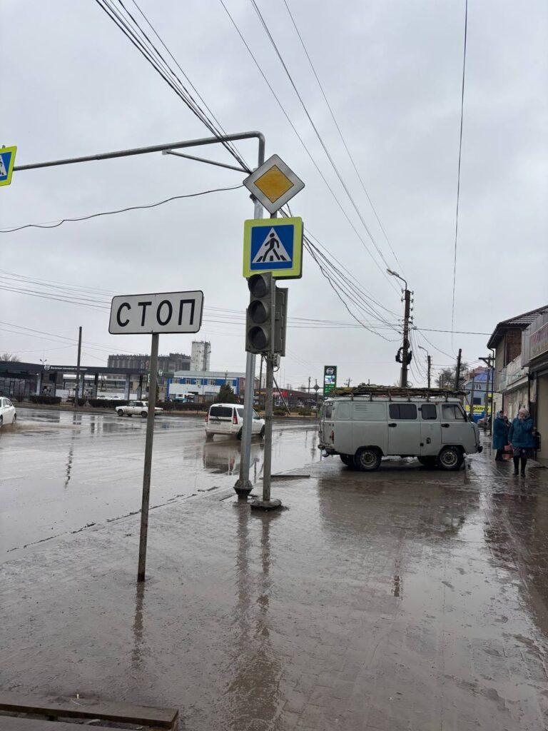 Деревопад и отключения света: штормовой ветер испортил астраханцам первую среду марта — фото 2