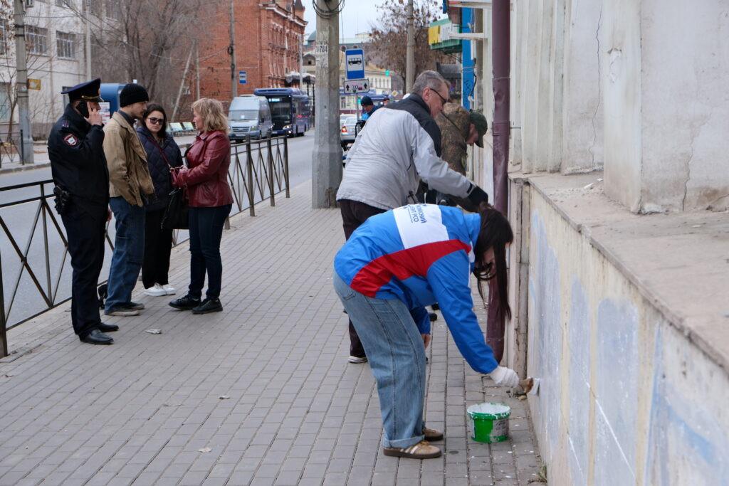 В Астрахани ликвидировано более 650 надписей наркотического содержания — фото 1