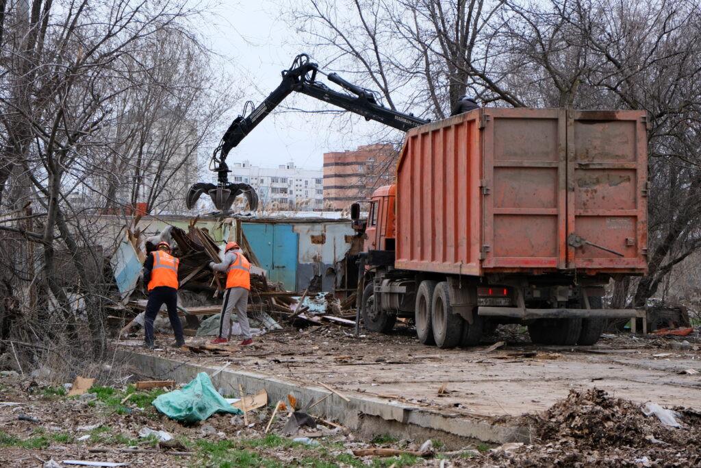 В микрорайоне Бабаевского Астрахани начался снос аварийного жилья — фото 1