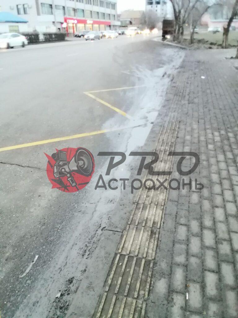 Не подъехать, не присесть: новые остановки так и не начали приносить пользу астраханцам — фото 3