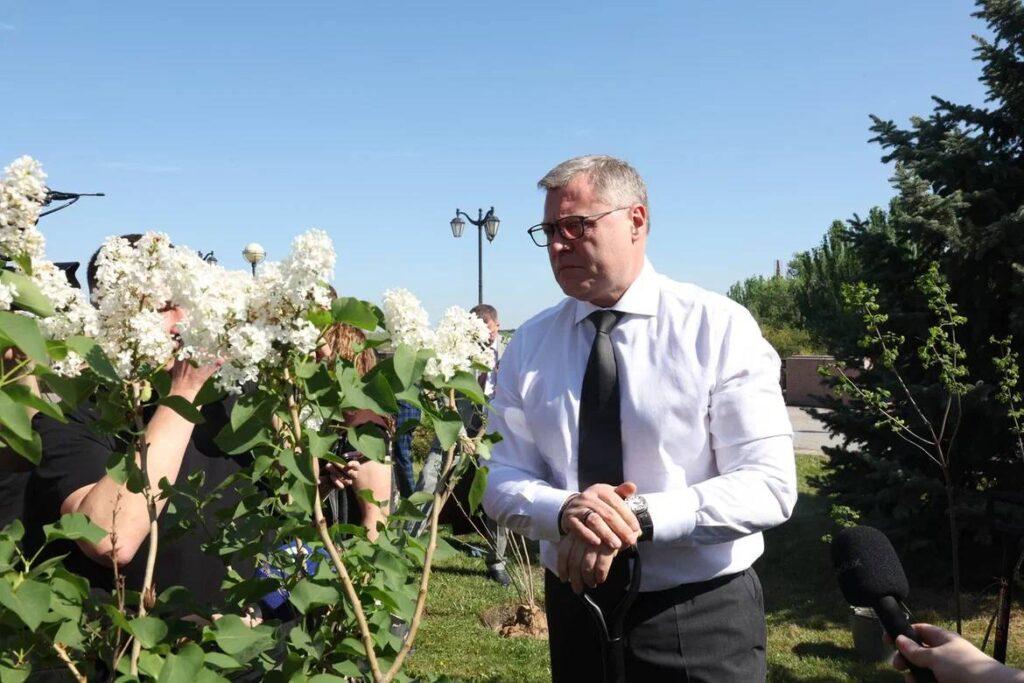 В Астрахани появилась своя аллея «Сирень Победы» — фото 1