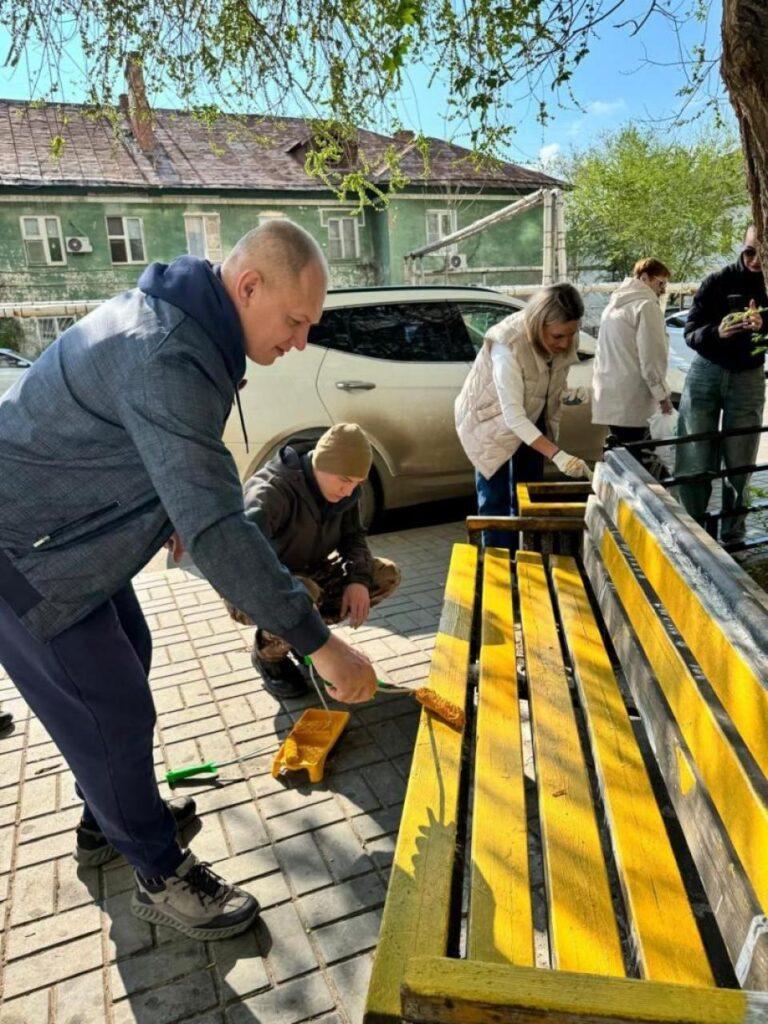 Деревья побелены и посажены: в Астрахани состоялся очередной День Чистоты — фото 2