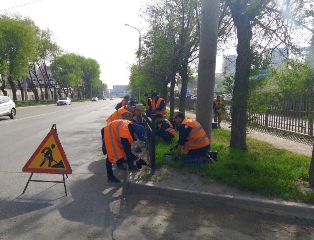 Астраханские коммунальщики трудятся без выходных на благо города — фото 4