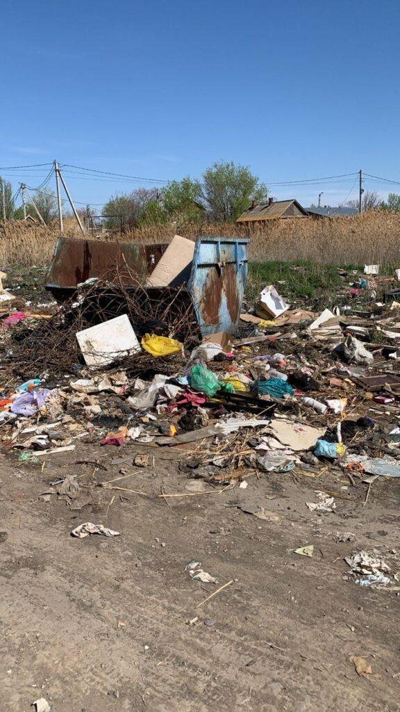 Трусовский район продолжает утопать в мусоре — фото 4
