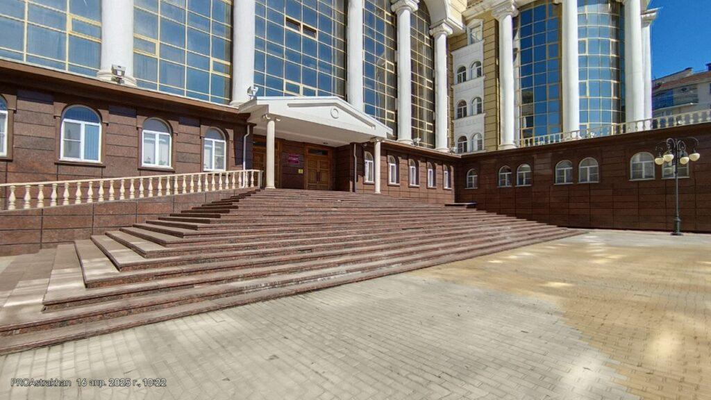Власти Астрахани выступили против решения суда об отмене налога на недвижимость