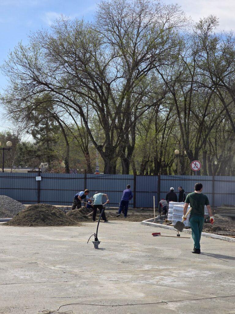 Установку стелы «Астрахань — город трудовой доблести» могут начать уже на следующей неделе — фото 3