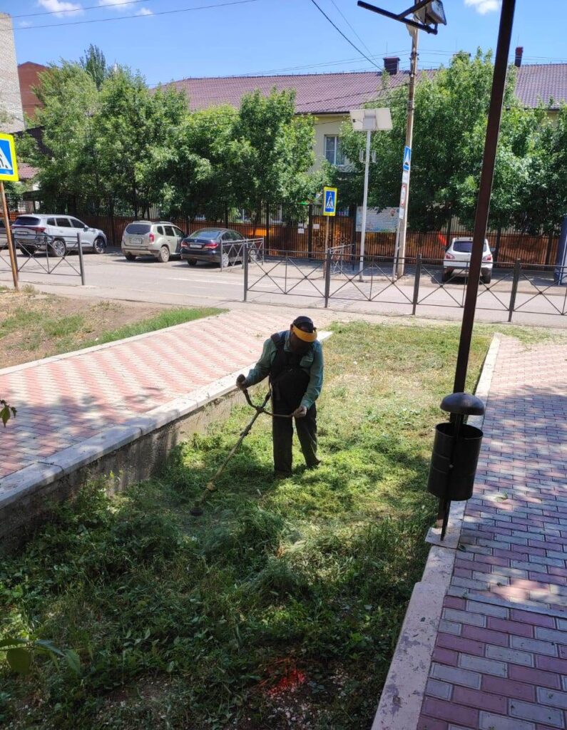 С начала года в Астрахани уничтожили 1,5 млн «квадратов» сорняков С начала года в Астрахани уничтожили 1,5 млн «квадратов» сорняков