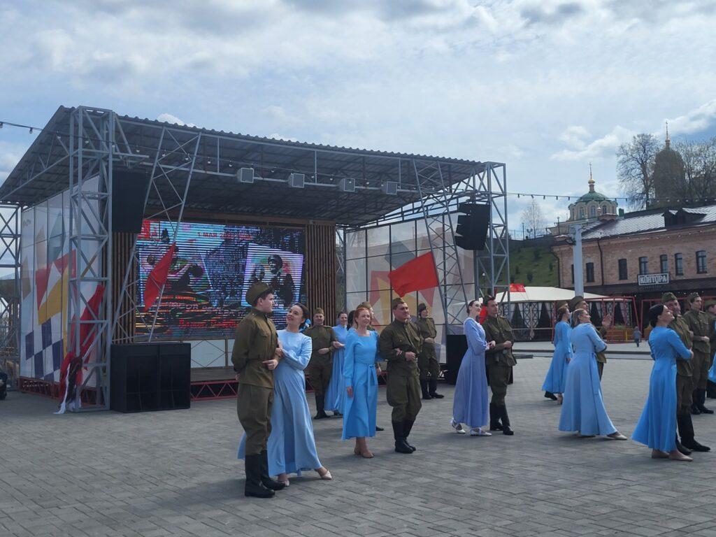 В Тюмени прошел открытый урок «В шесть часов вечера после войны»