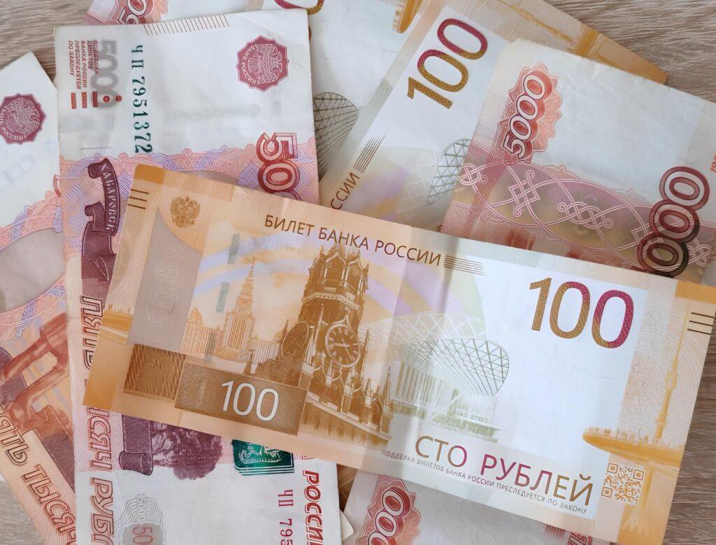 Огурцы рухнули, а бензин взлетел: что происходит с ценами в Астраханской области