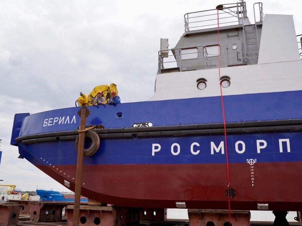 Астраханские корабелы спустили на воду два судна с уникальными параметрами