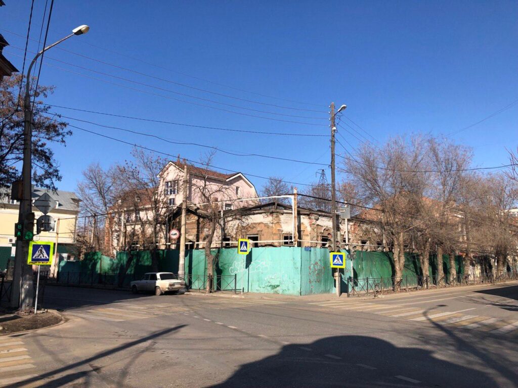 В Астрахани приступили к разбору усадьбы Шульгина