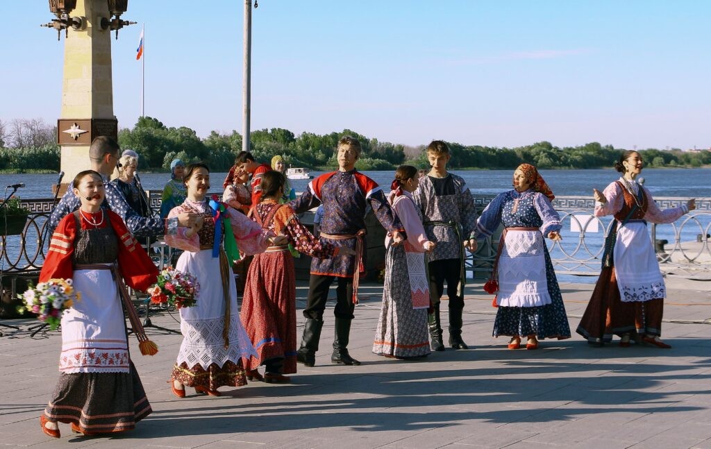 Астраханцев приглашают на музыкальное лето в сквере филармонии и «Русские вечерки» — фото 2