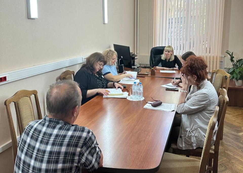 Около тысячи астраханцев задали интересующие их вопросы представителям власти — фото 2
