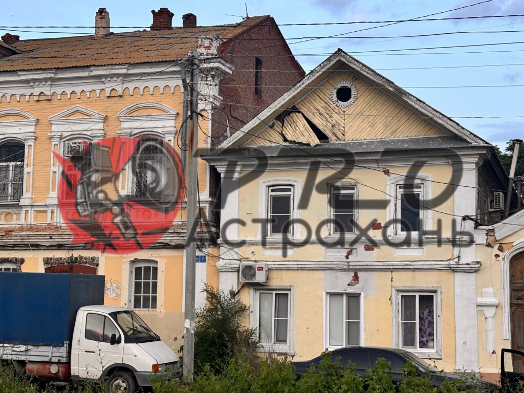 Усадьба Новиковых угрожает безопасности астраханцев — фото 4