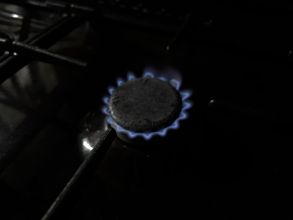 Жители Астрахани и двух районов области на сутки останутся без газа