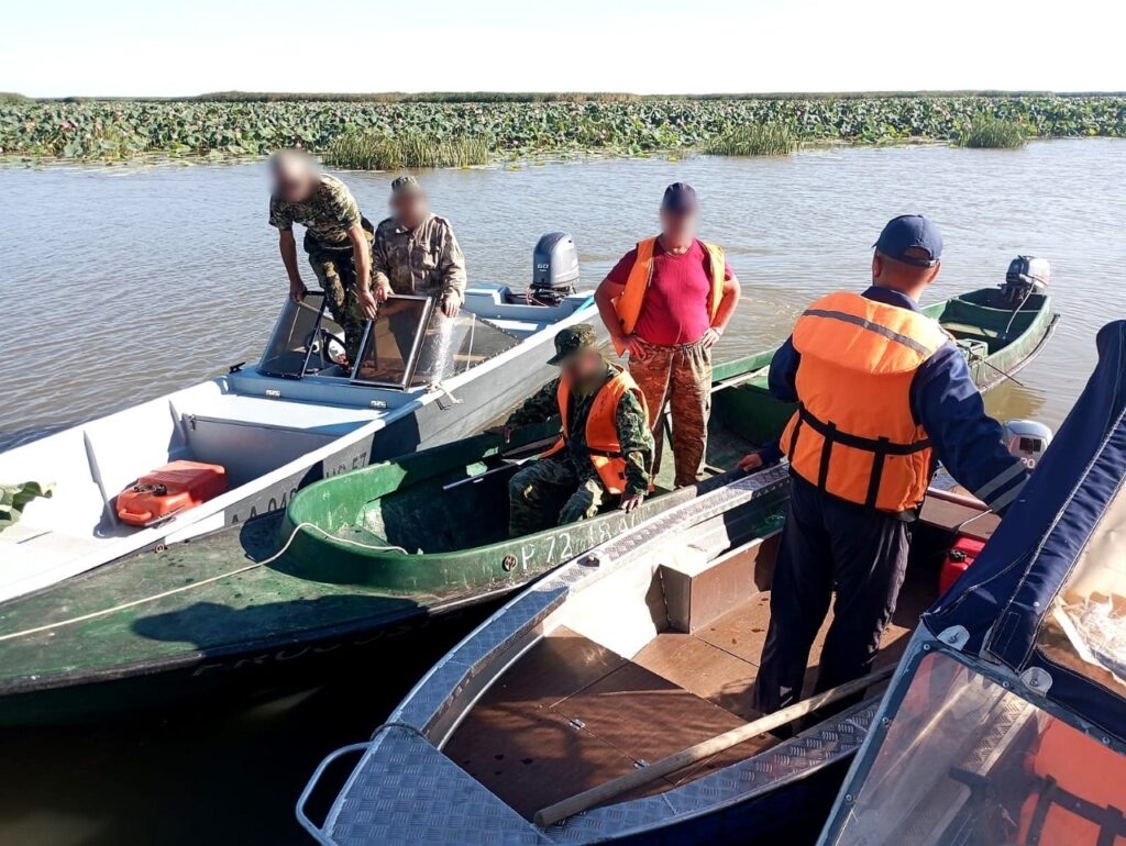 В Астраханской области два пенсионера потерялись на рыбалке
