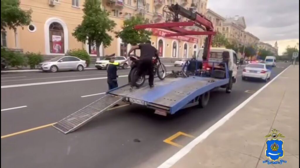 В Астрахани продолжают «ловить» и штрафовать юных мотогонщиков