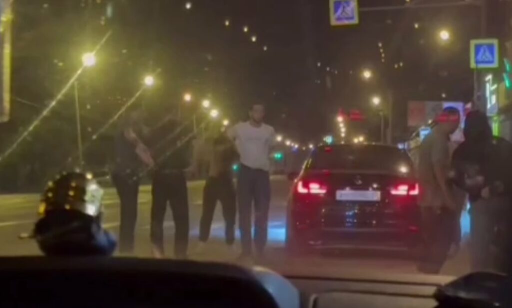 В Астрахани молодежь устроила разборки как в 90-х