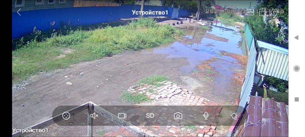 В Астраханском поселке потоп: вода заливает дворы частных домов — фото 2