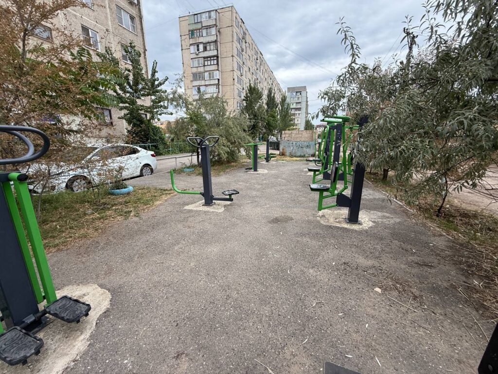Жители Астрахани показали состояние своего двора прямо в сердце города — фото 6