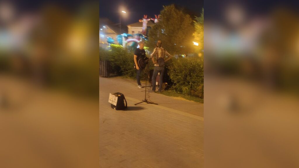 Главная набережная Астрахани превратилась в плохое караоке
