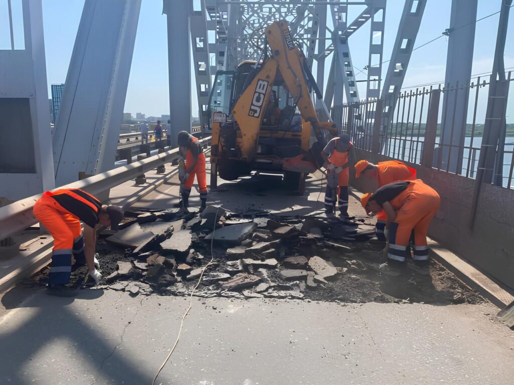 Астраханцы опасаются, что ремонт Старого моста не закончится вовремя