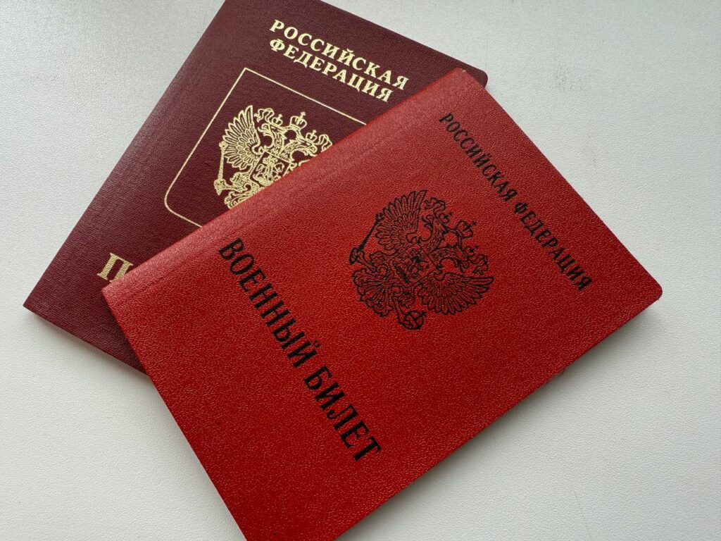 В Астрахани принимают меры для сокращения очередей в военкомате