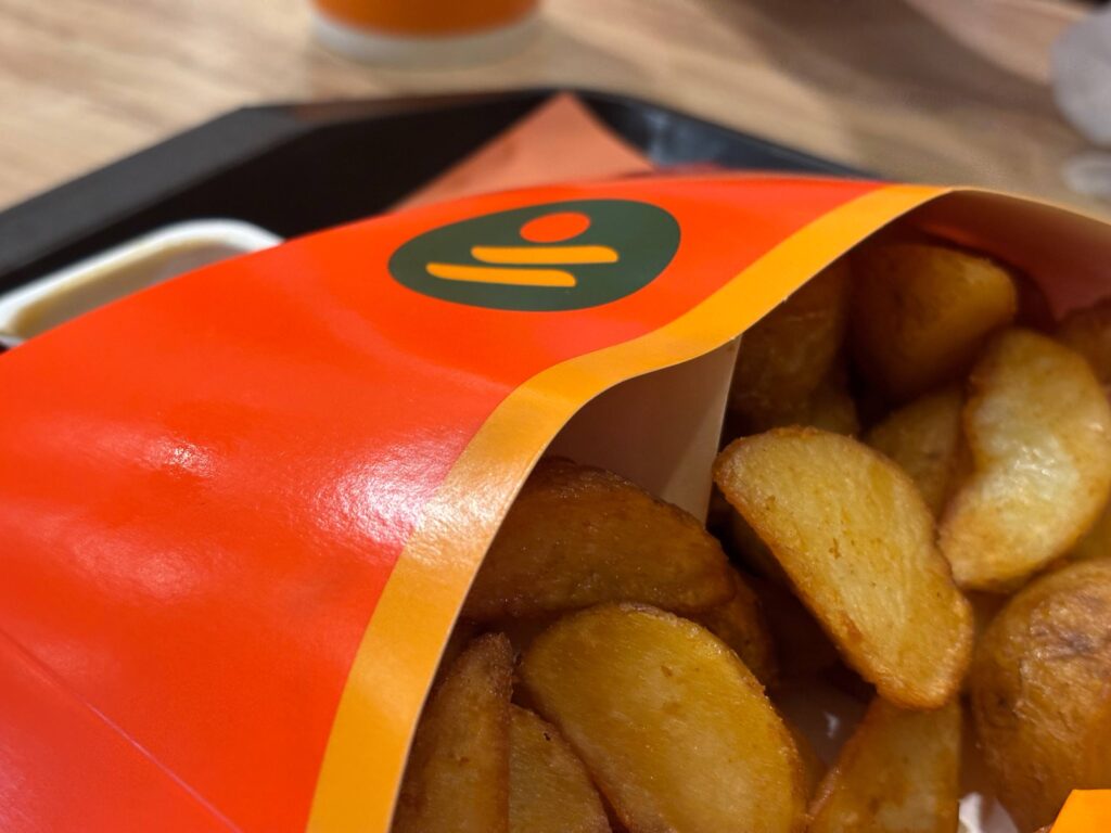 В Астрахани открылась новая «Вкусно — и точка»