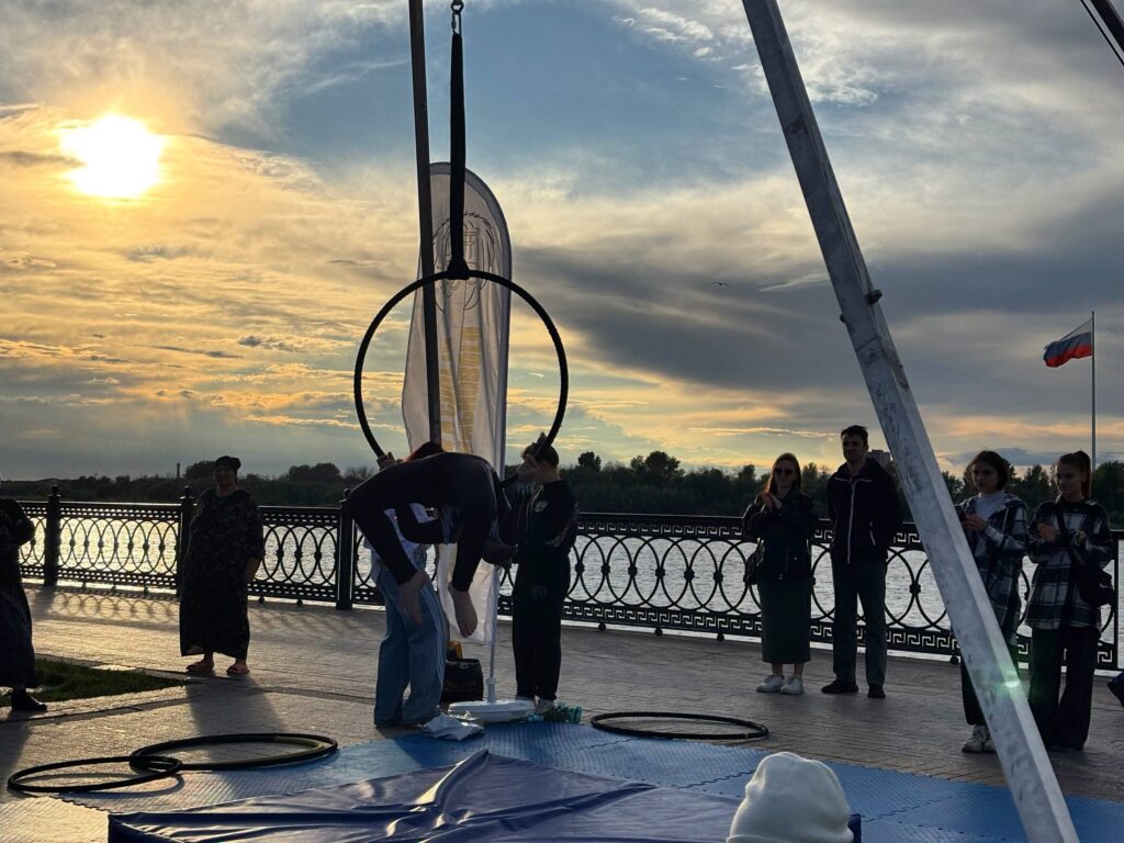 Астрахань отметила День города масштабным праздником на набережной Волги — фото 22