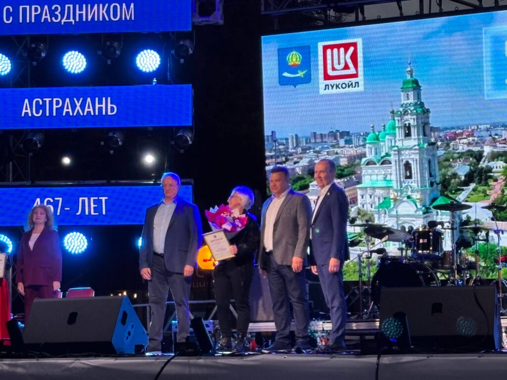 Астрахань отметила День города масштабным праздником на набережной Волги — фото 15