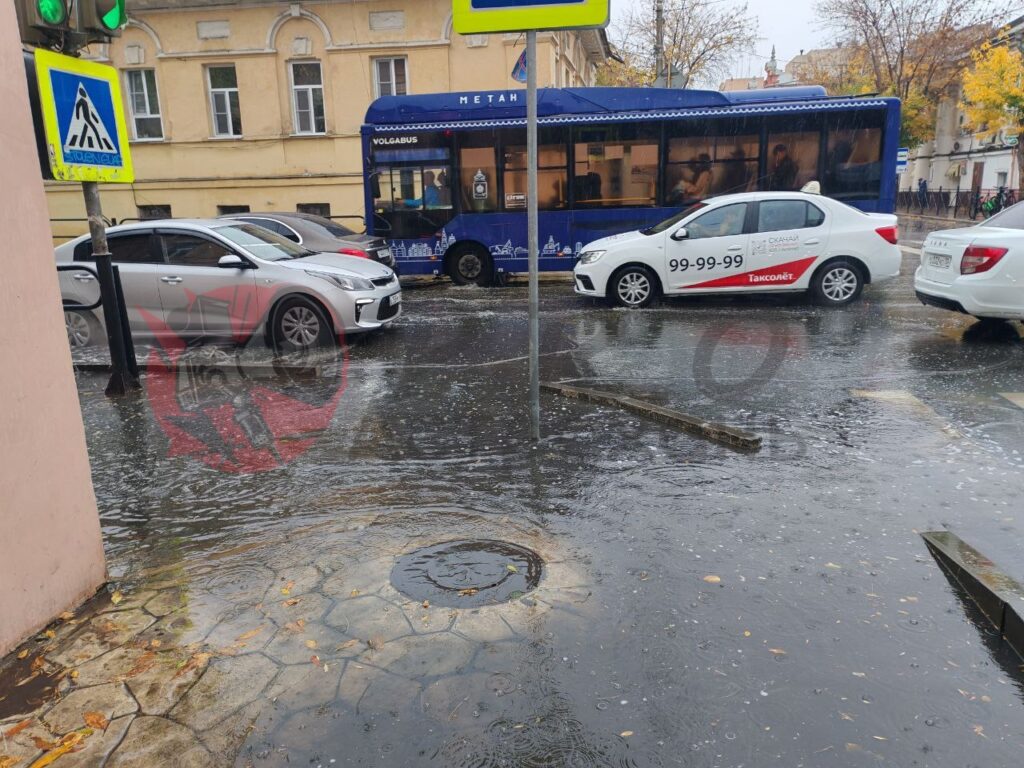 Астраханцы негодуют: уважение со стороны водителей к пешеходам стремится к нулю — фото 1