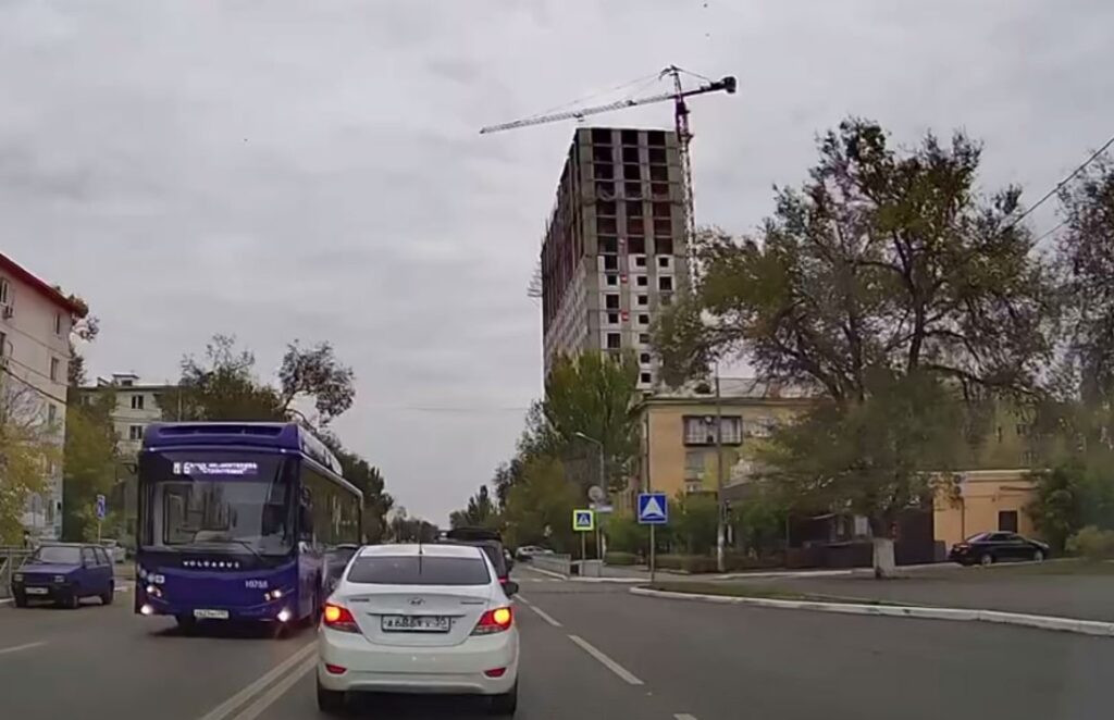 В Астрахани продолжается судебная тяжба из-за многоэтажки на улице Татищева