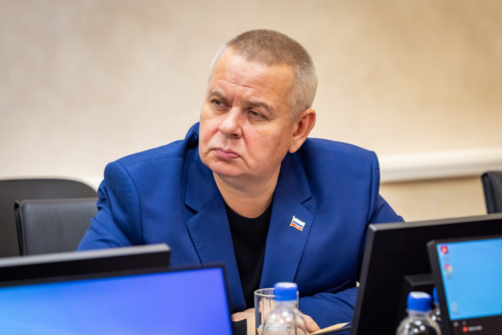 На заседании комитета по городскому хозяйству подвели итоги подготовки инфраструктуры к осенне-зимнему периоду 2025-2026 годов — фото 2