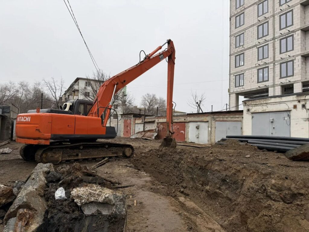 В Ленинском районе Астрахани продолжают масштабную модернизацию сетей водоотведения