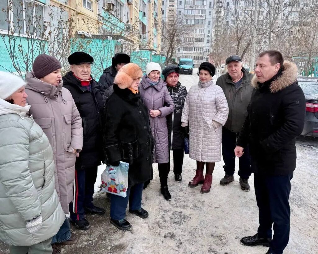 Астраханцы обсудили с депутатом Городской Думы благоустройство двора на Краснодарской
