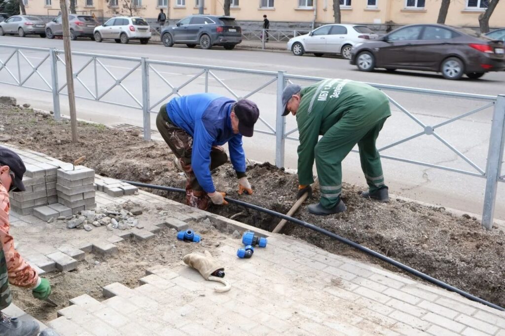Новые трубы, насосы и приборы учета: Астрахань готовится к поливочному сезону