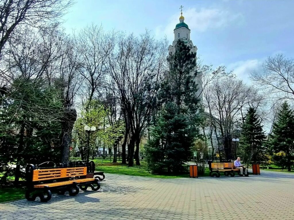 В Астрахани началась весенняя генеральная уборка: с улиц вывезли 1660 тонн мусора