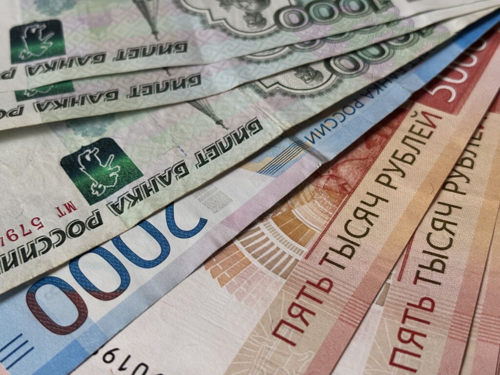 Топливо в Астрахани подешевело, но коммуналка и проезд готовят неприятный сюрприз