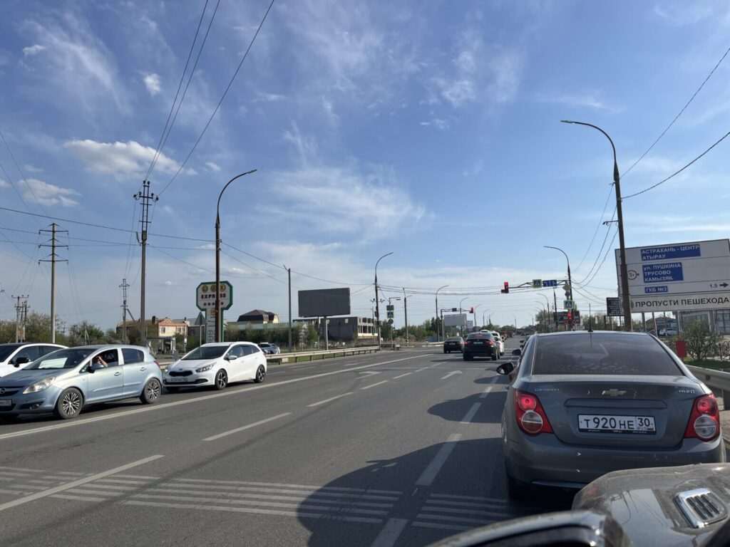 В Астрахани ищут подрядчика, готового взяться за содержание городских дорог