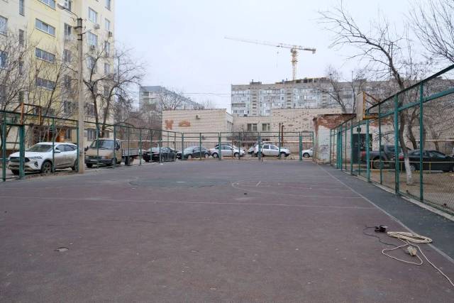 В Советском районе приступили к обновлению спортивного поля на Краснодарской — фото 1