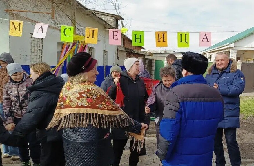 В поселке Советском с размахом отметили Масленицу: блины, песни и танцы до упаду